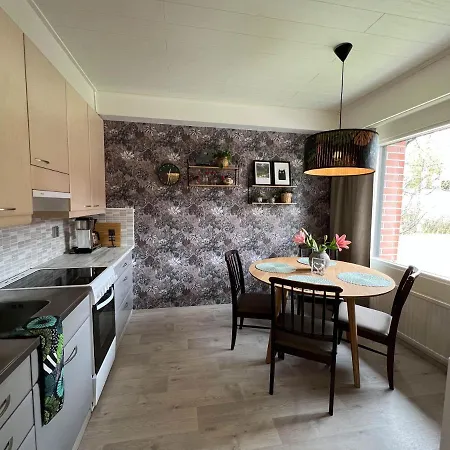 Pieni Lomahuoneisto Ja Ulkoporeallas