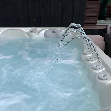 Pieni Lomahuoneisto Ja Ulkoporeallas Mynamaki