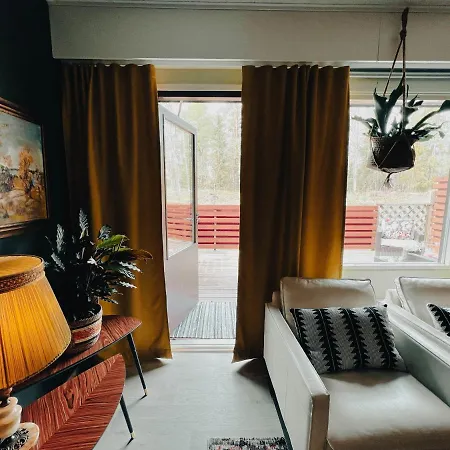 Pieni Lomahuoneisto Ja Ulkoporeallas Apartamento