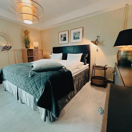 Pieni Lomahuoneisto Ja Ulkoporeallas Apartment