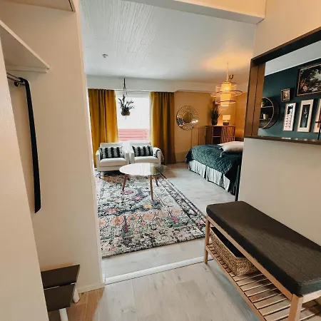 Pieni Lomahuoneisto Ja Ulkoporeallas Mynamaki