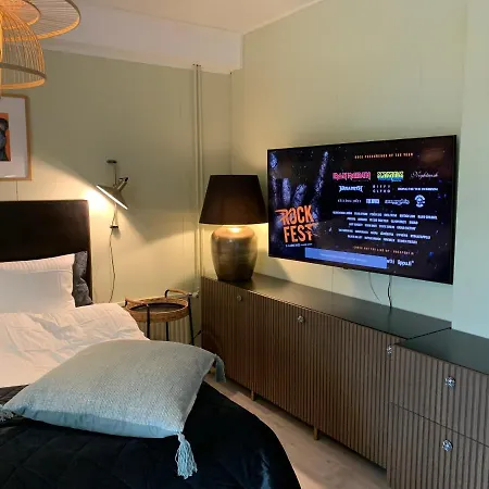 Pieni Lomahuoneisto Ja Ulkoporeallas *