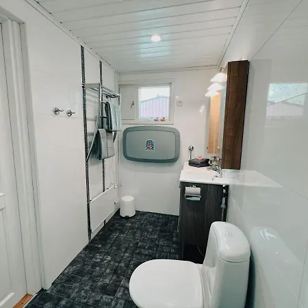 Pieni Lomahuoneisto Ja Ulkoporeallas