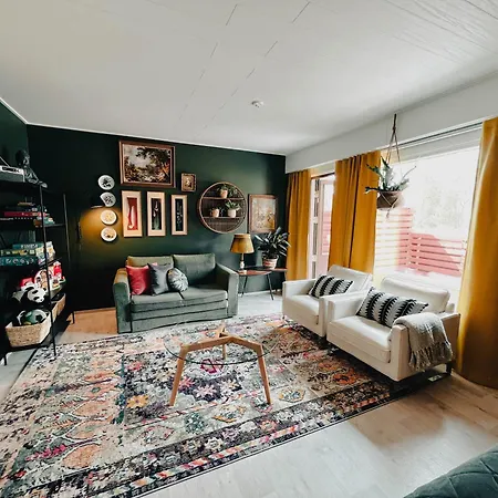 Pieni Lomahuoneisto Ja Ulkoporeallas * Mynamaki