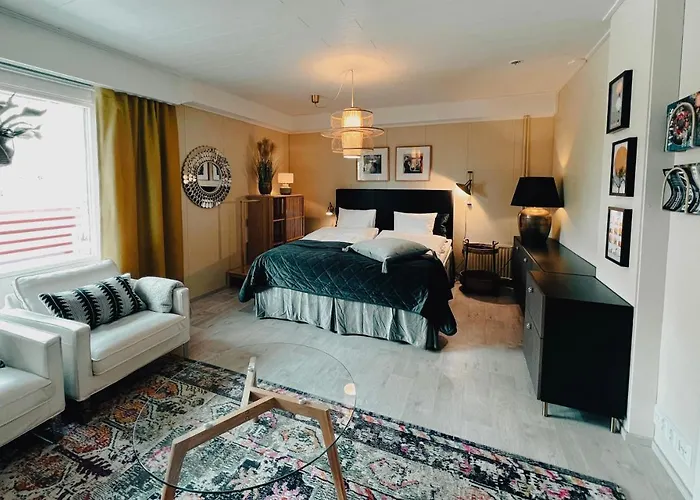 Pieni Lomahuoneisto Ja Ulkoporeallas Huoneisto Mynamaki